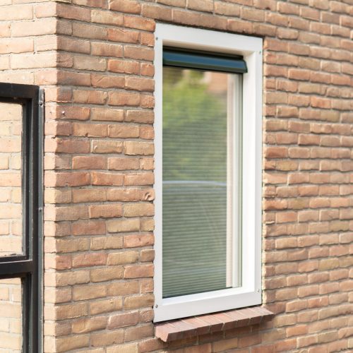 Woning-3-geplaatst-door-aannemer-Westzaan-kunststof-kozijnen-voordeur-2-scaled.jpg